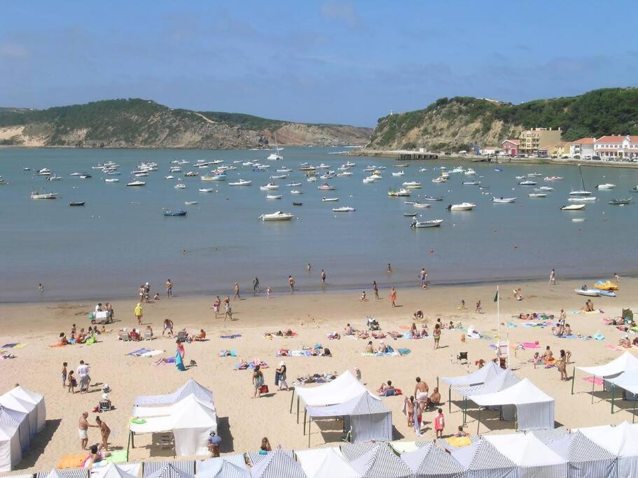 Apartamento Em Frente A Praia Сан-Мартинью-ду-Порту Экстерьер фото