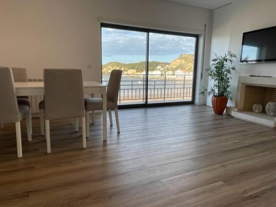 Apartamento Em Frente A Praia Сан-Мартинью-ду-Порту Экстерьер фото