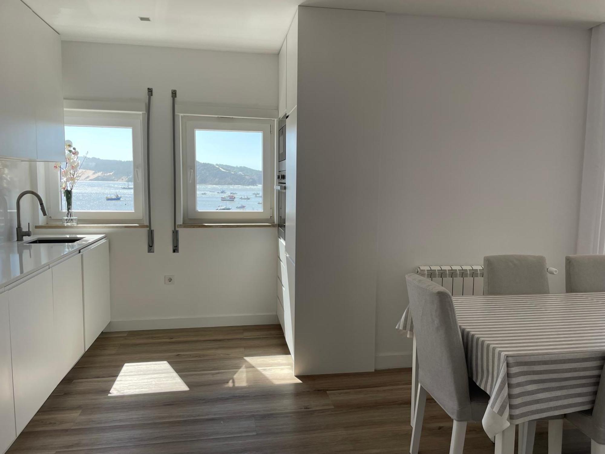 Apartamento Em Frente A Praia Сан-Мартинью-ду-Порту Экстерьер фото