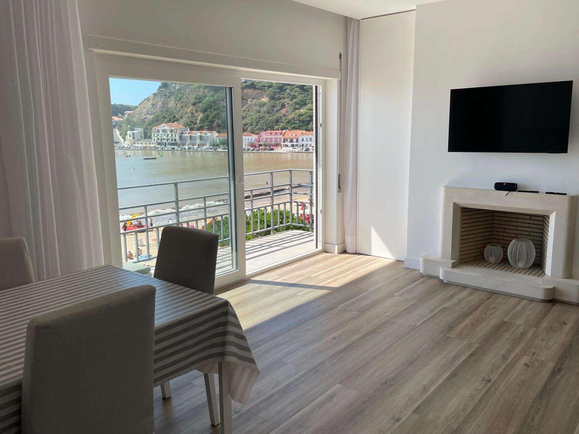 Apartamento Em Frente A Praia Сан-Мартинью-ду-Порту Экстерьер фото